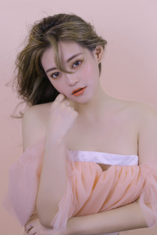 一边吃胸一边揉下面的